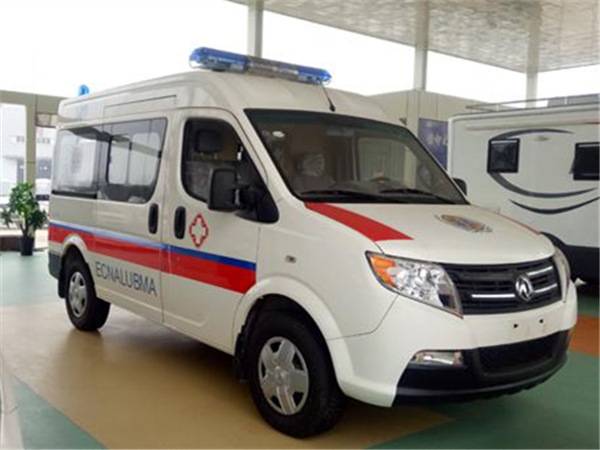 東風(fēng)御風(fēng)短軸救護(hù)車 東風(fēng)御風(fēng)短軸救護(hù)車