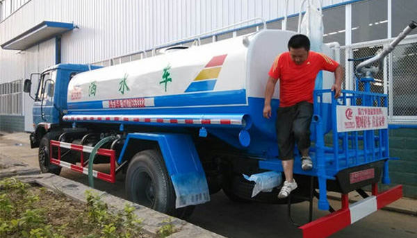 湖北程力發往安徽淮北灑水車廣受好評