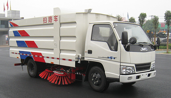 湖北程力掃路車頻繁需要修理,記得關(guān)懷一下你的愛車