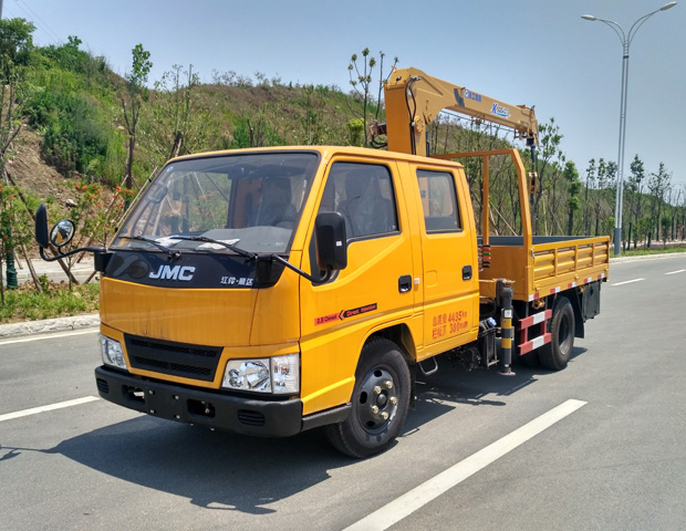 江鈴雙排藍牌隨車吊外觀圖片展示